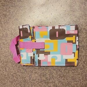 .**FREE WITH ANY PURCHASE**Colorful lunch bag